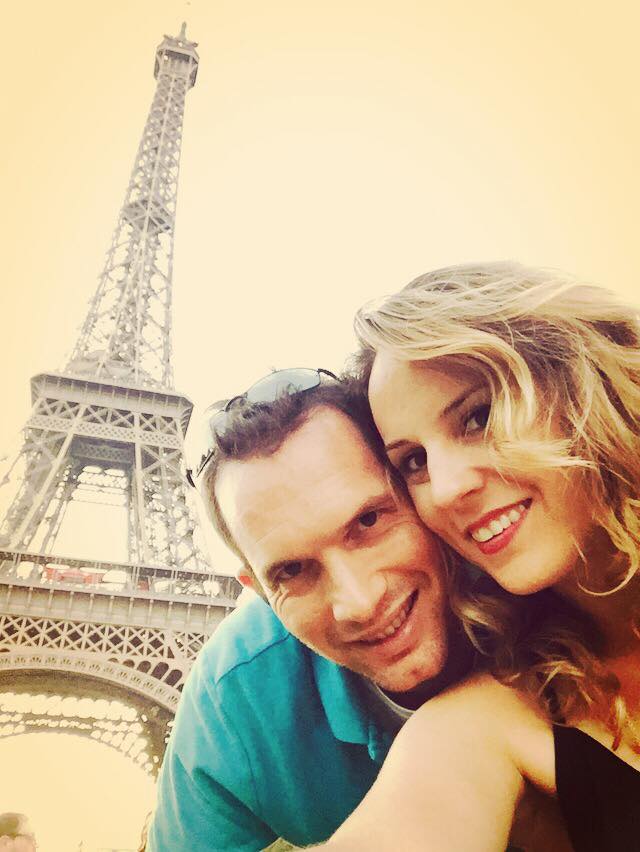 Picnic in Front of the Eiffel Tower